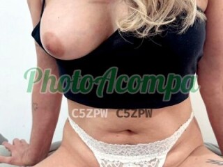 Carol Lisboa [***] escort de seios lindos especialista em podolatria venham 