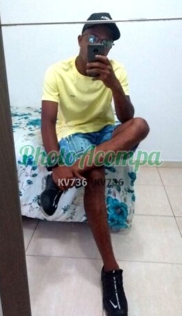 rafael-21-975927024-sou-um-pretinho-magrinho-que-gosto-de-uma-boa-putaria-big-0