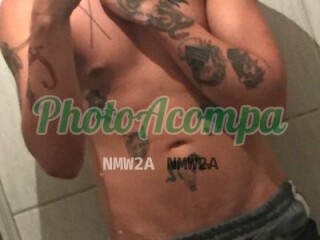 Cristiano tatuado louco de teso disponvel apenas para mulheres 