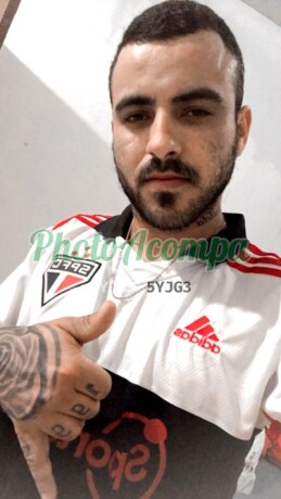 felipe-moreno-baixo-e-tatuado-gosto-de-conhecer-pessoas-big-0