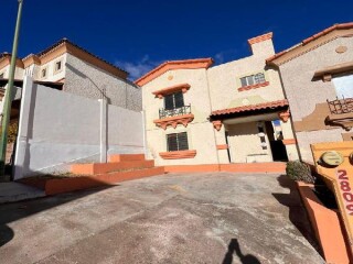 En venta bonita casa de 2 plantas en fracc. puerta del valle en Chihuahua | Clasf animales