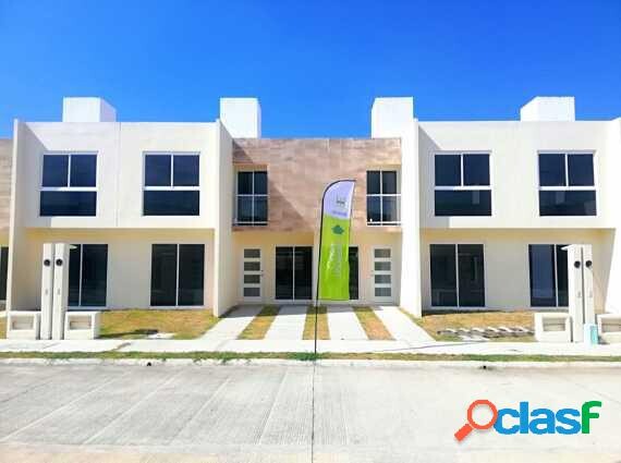 casa-en-venta-de-dos-plantas-en-irapuato-gto-en-irapuato-clasf-inmobiliaria-big-1