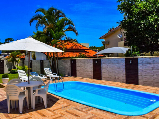 casa-de-temporada-em-praia-dos-ingleses-florianopolis-santa-catarina-casa-com-piscina-para-14-pessoas-3-dorm-com-ar-9000-big-0