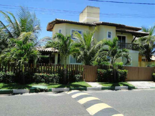 Casa de temporada em Guarajuba, Camacari Bahia. Guarajuba - Casa com 44 - sendo 03 com ar e 01 com ventilador - Piscina e Quiosque com Churrasqueira - Próxima ao mar